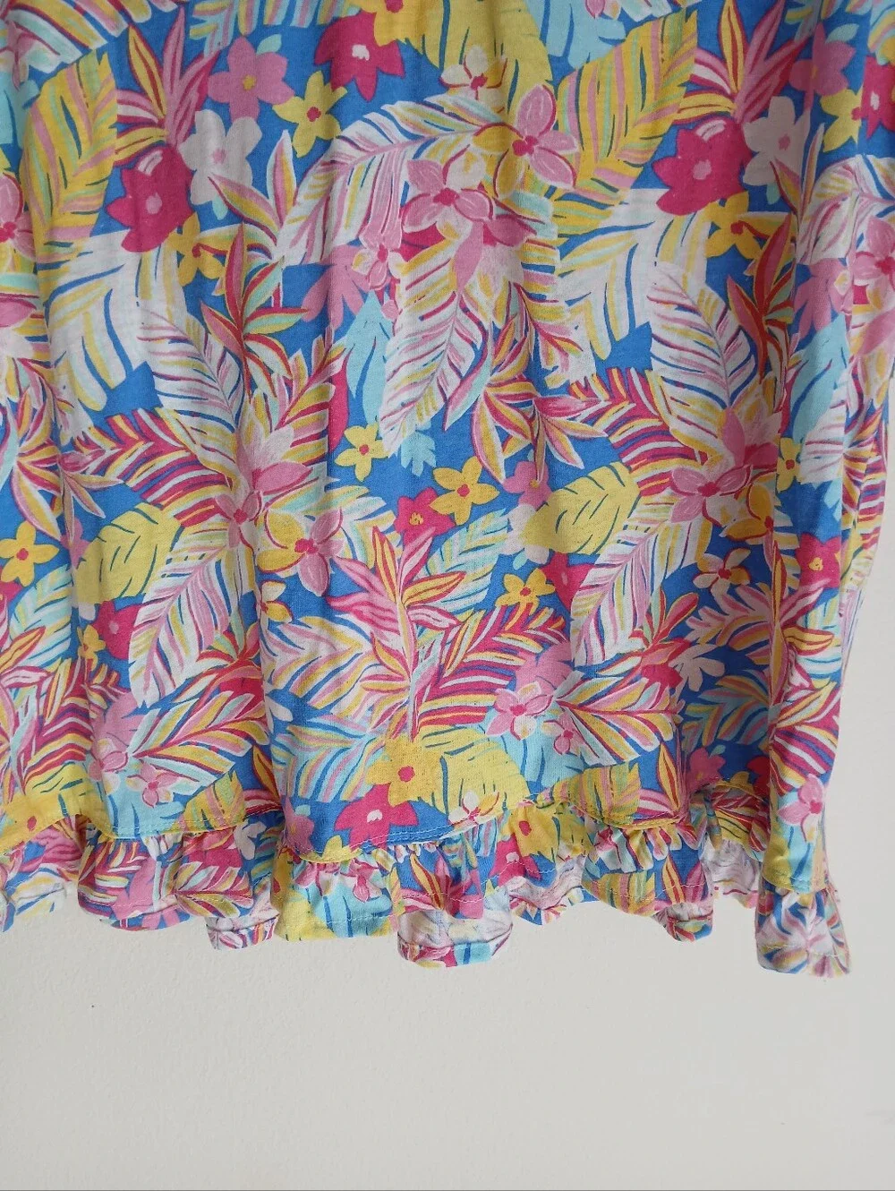 Stella Parker Top Size Large Floral Ruffle Hem